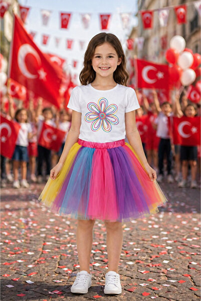 HER ŞEY NOTA www.herseynota.com Set tricou cu imprimeu floral și fustă din tu...
