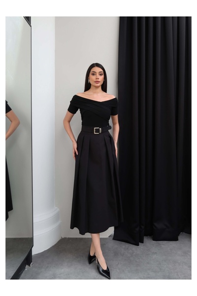 ESRAHELVACI Φόρεμα με ζώνη και λαιμόκοψη καγιάκ