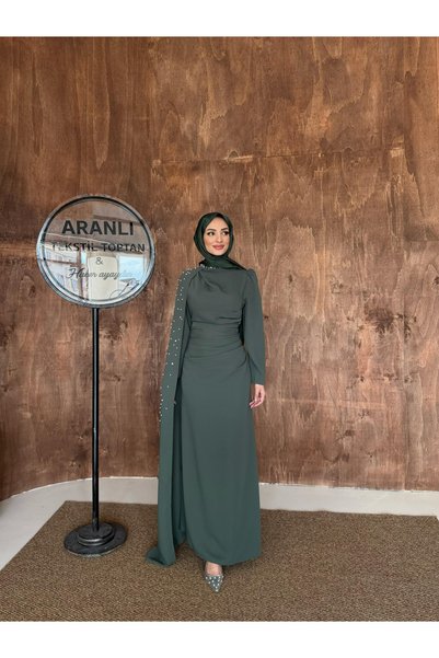 Aranlı tekstil Adriana Evening Dress with Cape on the Shoulder and Embellished Stones