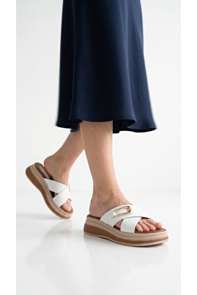 Lidora Women's White Cross Buckle Detailed High Sole Slippers Ayk1068