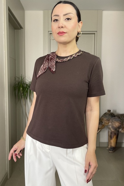 Butik Didem Sakinci Collar Chain Scarf Accessory Design T-Shirt