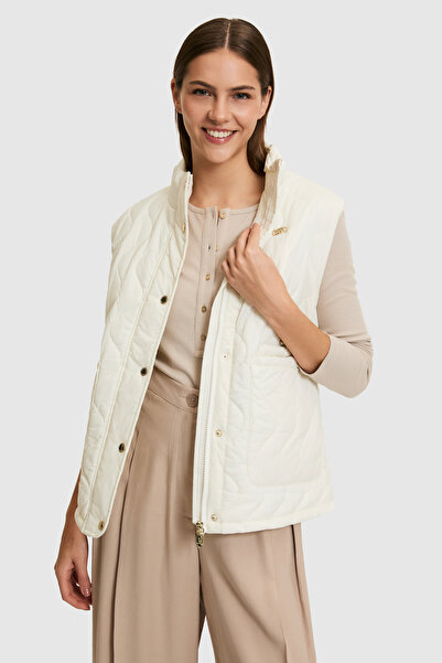U.S. Polo Assn. Women's Cream Vest 50319221-Vr256