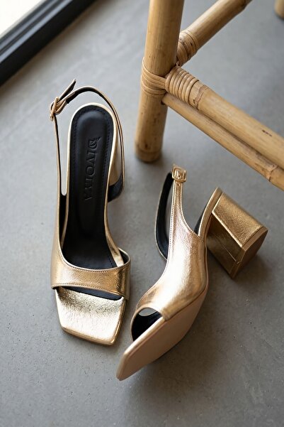 DİVOLYA Robona Gold Crinkled Patent Leather (8 cm) Square Toe Heeled Shoes