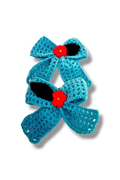 Lucille Craftshop Agrafe Handmade Croșetată – Fundă Turcoaz cu Floare Roșie