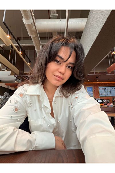 BÜŞRA PERKER İpkyl Pearl Detailed Shirt