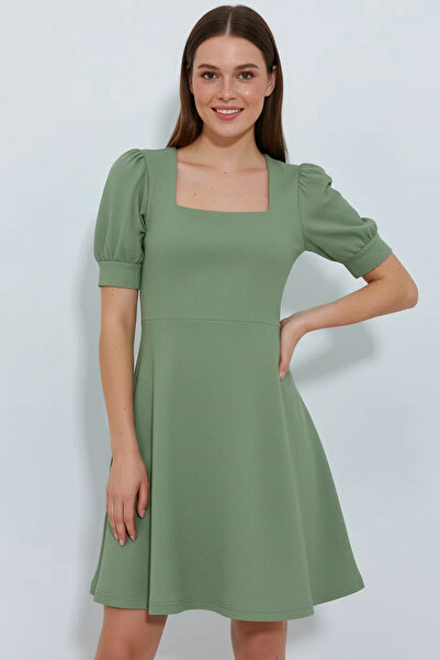 buğrahayalin Women's Square Collar Short Sleeve Embossed Patterned Green Dress