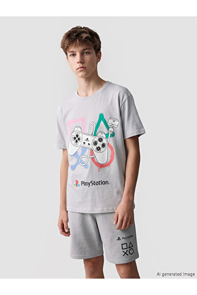 LC Waikiki تي شيرت NEVAVM للأولاد بطباعة PlayStation وياقة بيضاوية