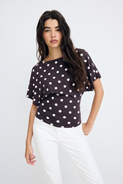 Stradivarius Kısa kollu kayık yaka t-shirt