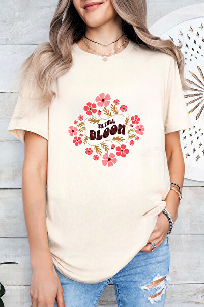 Sarah's Boutique Women's T-shirt – 100% cotton – Full Bloom
