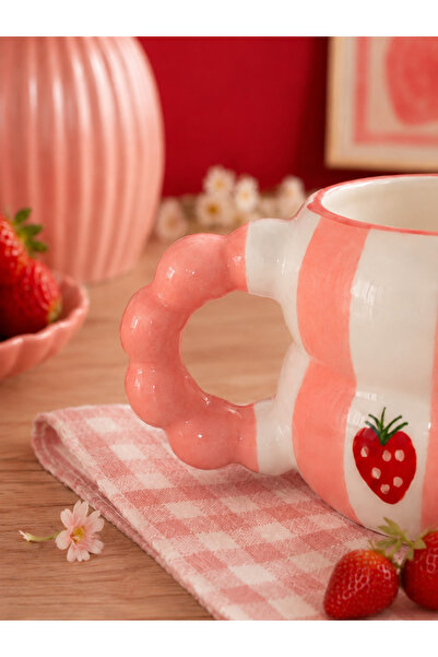 İZart Boncuk Kulp Pembe Şerit ÇİLEK DESENLİ Özel Kabartmalı Tamamıyla El Yapımı Seramik Kupa