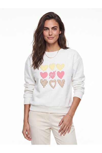 ONLOOX White Cotton Crew Neck Sweatshirt with Three Yarn Heart Embroidery Detail
