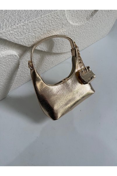 Mia Collection Isabella Model Hand and Women's Shoulder Bag Gold