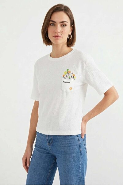 Generic Brand Women's Basic Floral Patterned White T-Shirt with Pocket Detail