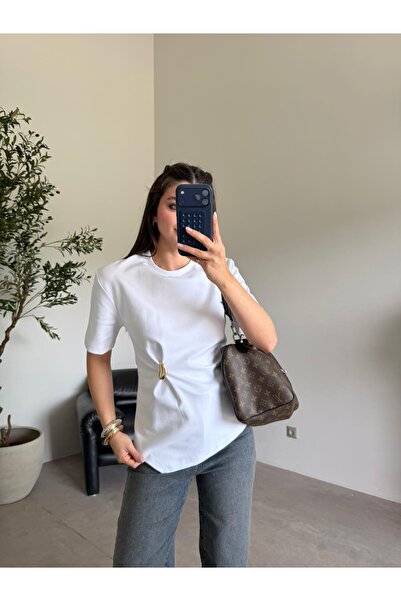Bade Butik Premium Quality T-Shirt with White Accessories