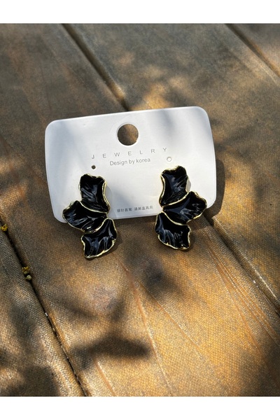 MODA Black Gold Framed Wavy Earrings - Nighttime Elegance