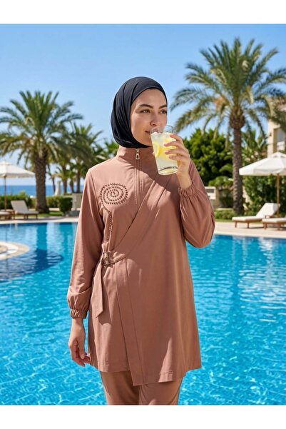 Moodbasic ملابس سباحة مزينة بالحجارة ومفصلة من ANVELOP