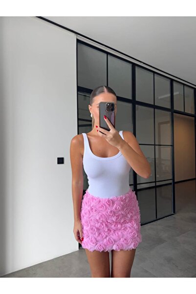 BB Bensu Buyruk KABARTMA GÜL DETAYLI MİNİ ETEK PEMBE