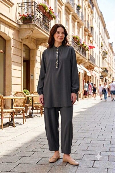 Puane Women's Collar Embroidery Detailed Trouser Suit