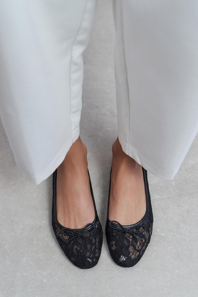 NİŞANTAŞI SHOES Magni Siyah Dantel Nakışlı Fiyonk Detay Kadın Babet