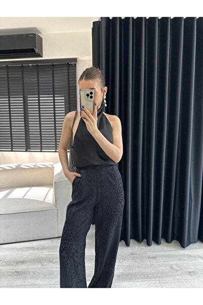 Özgece DİK YAKA SİYAH SATEN BLUZ