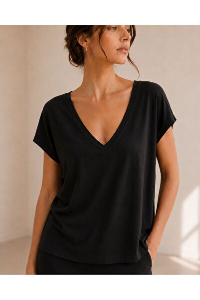 Tria Body Women's Front-Back V-Neck Low Sleeve Relaxed Fit T-Shirt