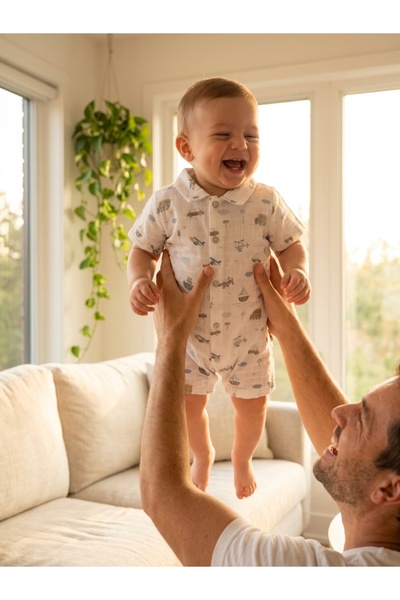INFANT Καλοκαιρινή ολόσωμη φόρμα με γιακά και στάμπα με όχημα για μωρά - Μεγέ...
