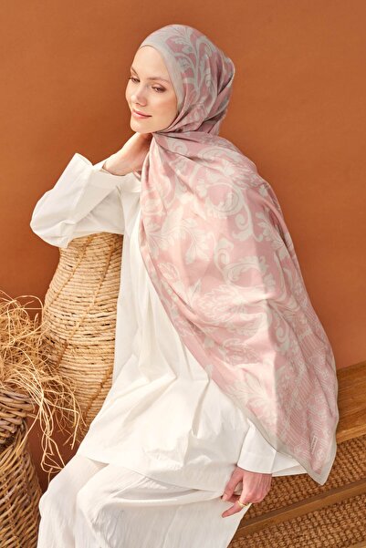 Silk Home شال ريفا من التينسل بنقشة زهور وردية