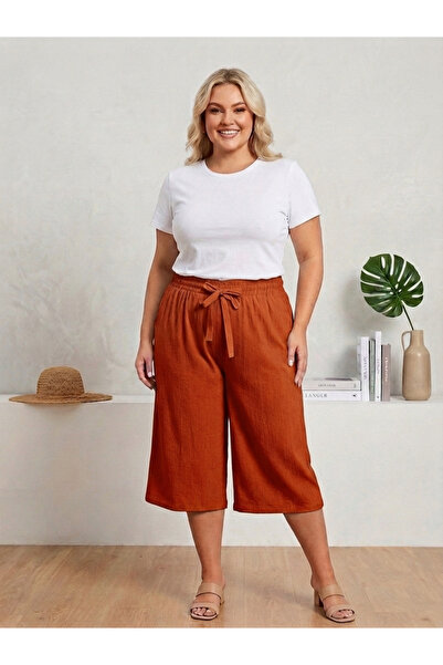 Temporium Women's Plus Size Wrinkled Fabric Wide Leg Elastic Waist Capri Pants