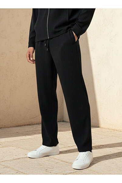 Iconic Men Regular Fit Crinkled Casual Pants
