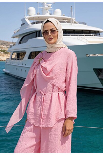 Aselim Hijap Moda Deniz Brooch Detailed Lined Trouser Suit Pink