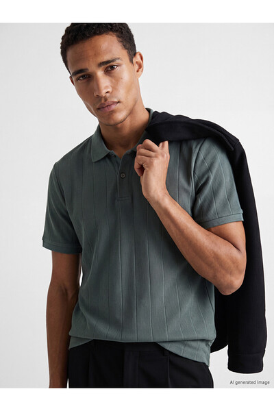 LC Waikiki تي شيرت LCW Vision Green Polo ذو ياقة قياسية مخططة للرجال