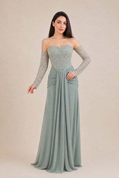 DVNA Tiffany Gown with Luxurious Embroidery and Charming Elegance