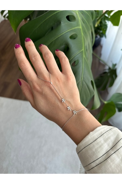 ringbox Gümüş Renkli Üç Küçük Çiçek Şahmeran