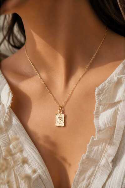 Uno Di Famiglia Elegant Detailed Enamel Necklace, Exquisite Necklace