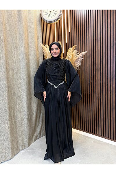 Fashionbox فستان سهرة مزين بتفاصيل من حجر ليفا |   أسود
