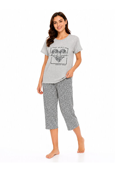 Genel Markalar Kadın Gri Leopar Kalp Desenli Kısa Kollu Kapri Pijama Takımı