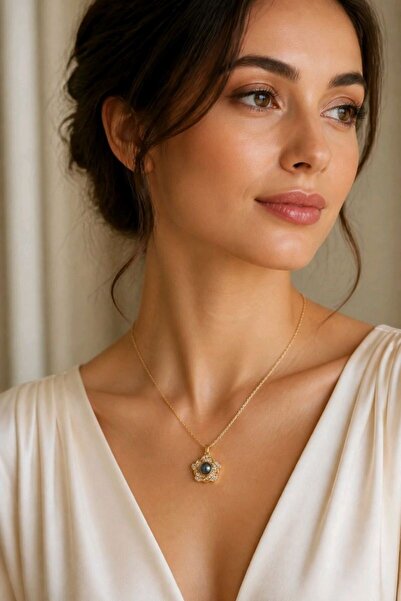 Monalisa Home Luxury Necklace with the Phrase I Love You in 100 Languages