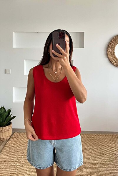 butikhola بلوزة حمراء بدون أكمام من ميرسيريزد