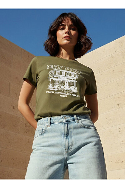 FAV YOUTH WOMAN GRAPHIC CORE TEES
