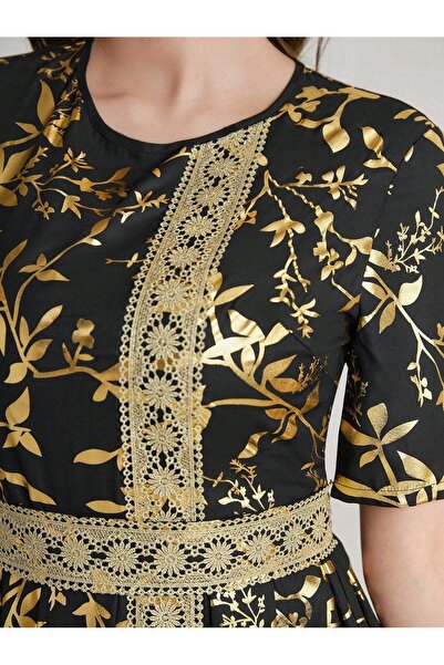 NO BRAND Rochie neagră evazată Masi Kroki cu mânecă, curea cu imprimeu auriu,...