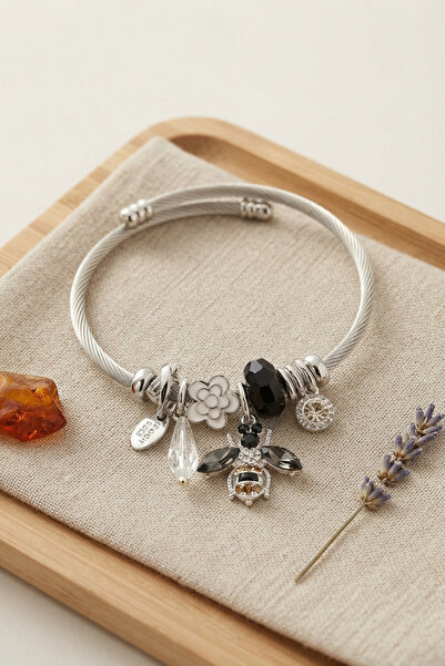 evimdeyokyok Silver Color Bracelet with Bee and Black Flower Charms Tj-Bb8780