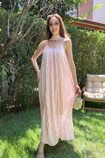 Dilay Gökoğlu Butik Duga haljina od vezenog platna sa cvetnim uzorkom i detal...