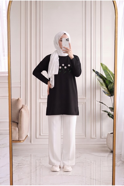 MİHRA STORE Laleay Elegantna bluza sa 5 izvezenih tratinčica-SS13148 crna