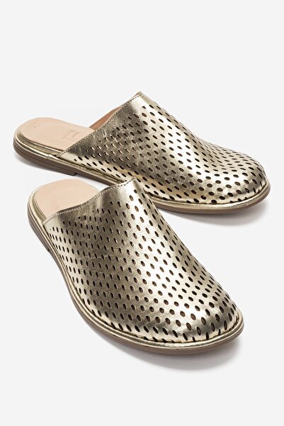LuviShoes Γυναικείες παντόφλες MELARA Gold από γνήσιο δέρμα, διάτρητες, κλεισ...