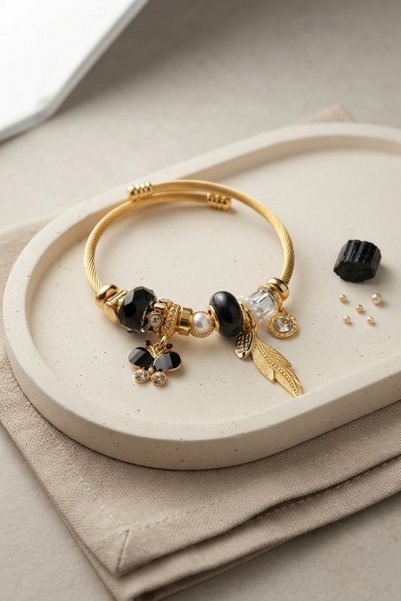 Toptan Bulurum Model Gold Color Black Charm Bracelet