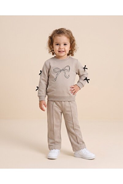 voyyo kids baby طقم بدلة رياضية للفتيات بتفاصيل فيونكة وأرجل واسعة ومخيطين، م...