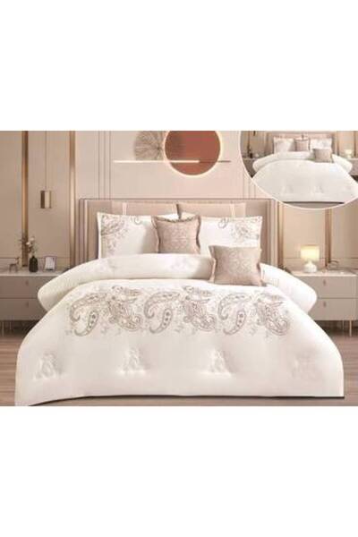 Jinan sa Embroidered Royal Coverlet