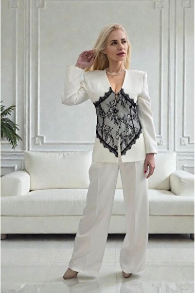 MAXORA SHOP Costum cu insertii de dantela Giorgy - Crem