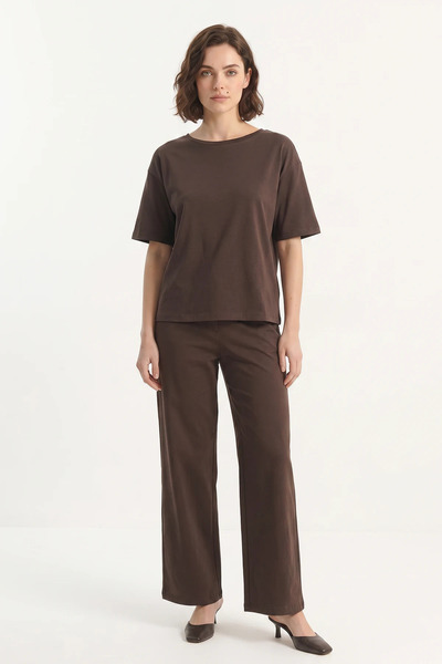 Generic Brand Women's V-Back Lace Detailed Oversize T-Shirt Bitter Brown