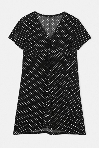 Trendyol Curve Black-White Polka Dot Patterned Wrinkled V-Neck Knitted Plus S...